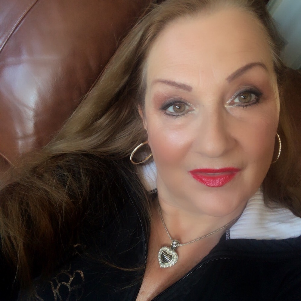 Meet your Posher, Christina